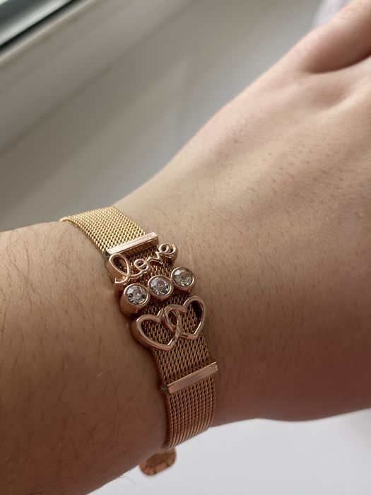 Браслет кольору рожеве золото, не чорніє