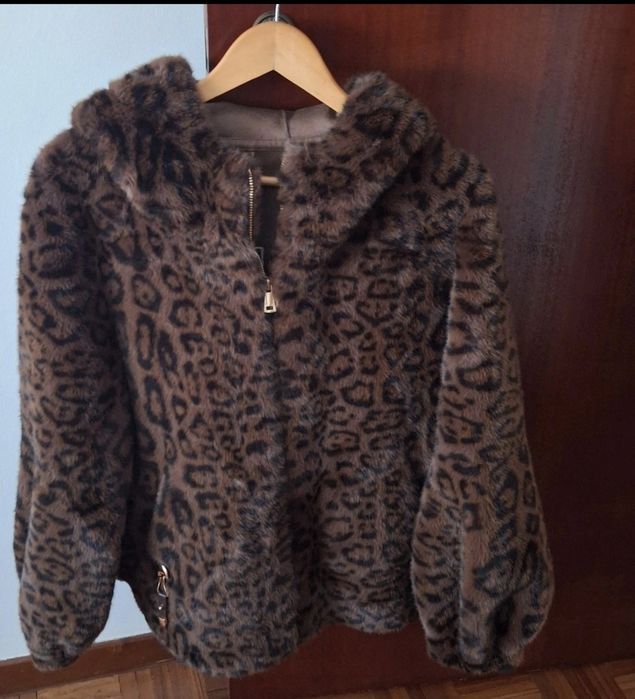 Casaco pelo  com capuz