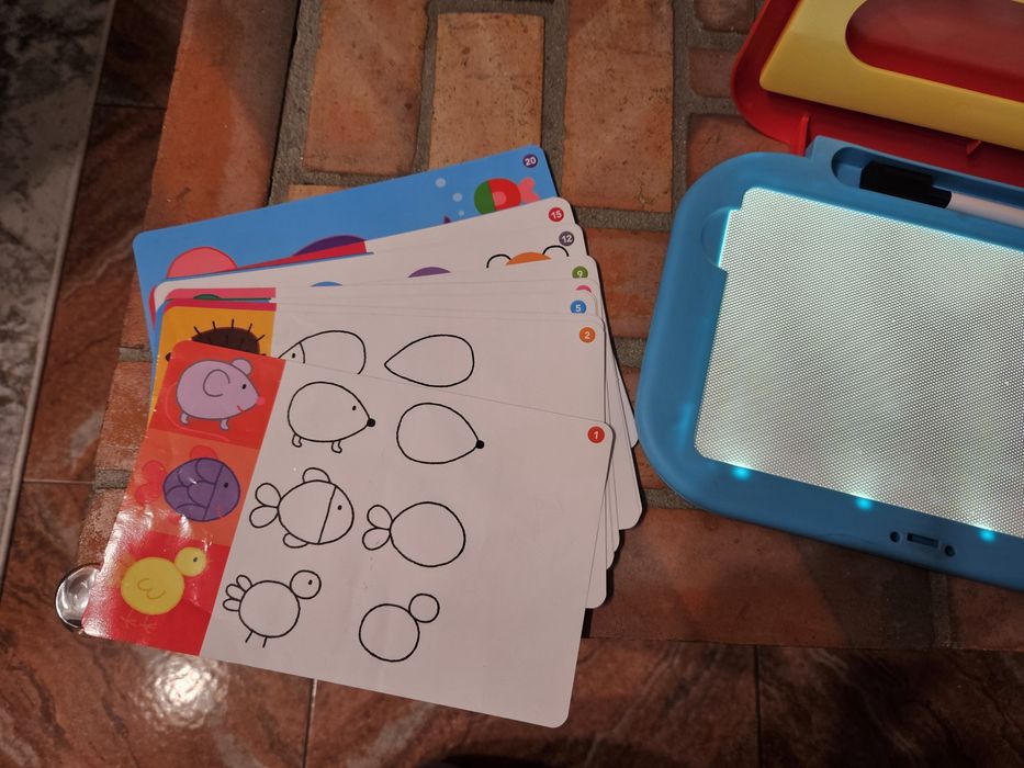 Brinquedo para aprender a desenhar (como novo)