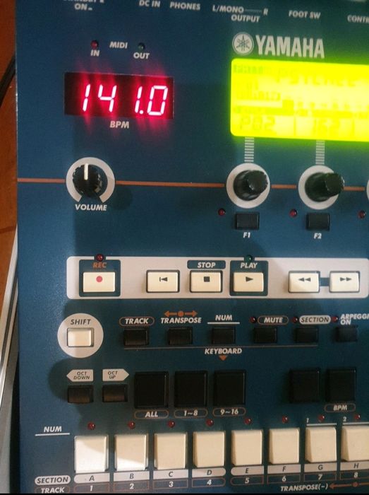 Yamaha rm1x groovebox impecável