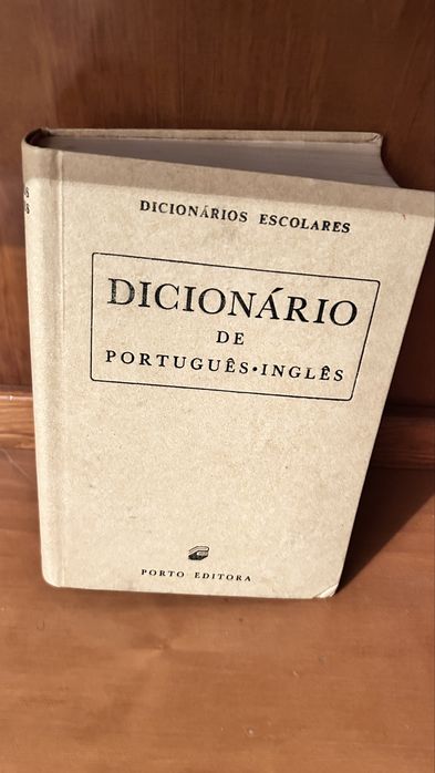 Lote Livros: História de Portugal e Dicionário Escolar