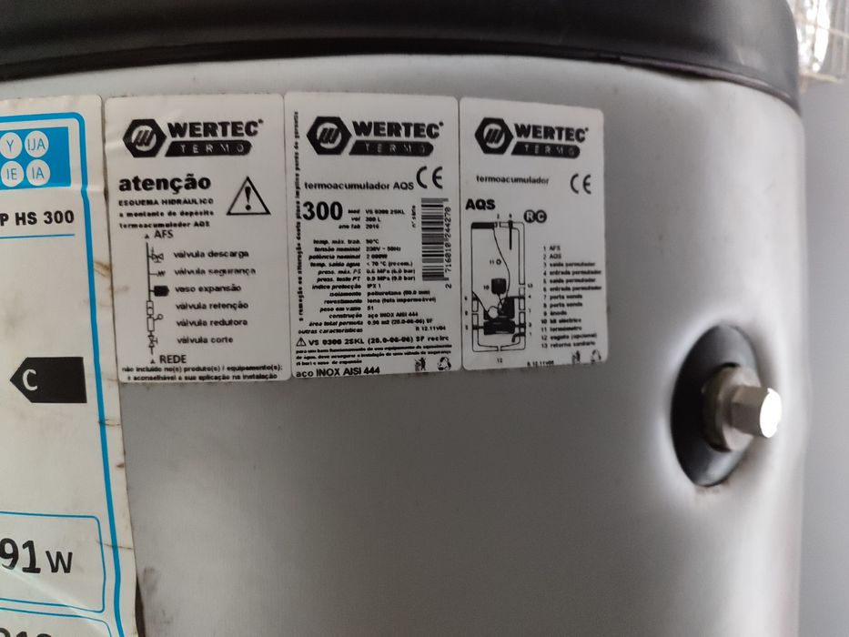 Cilindro de 300 litros com duas serpentinas.