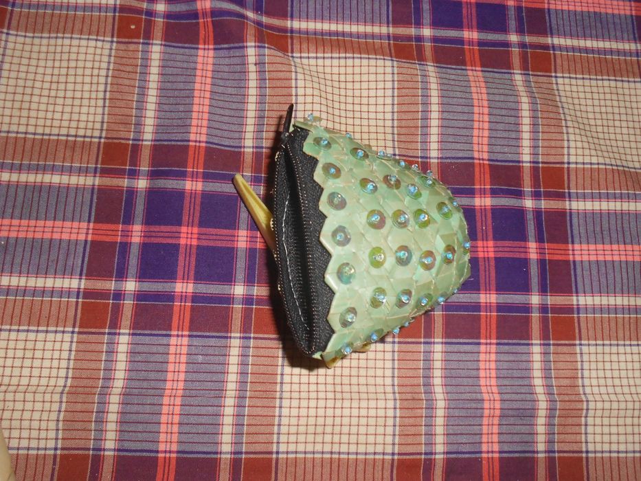 Bolsas pochetes artesanais em folha de palma