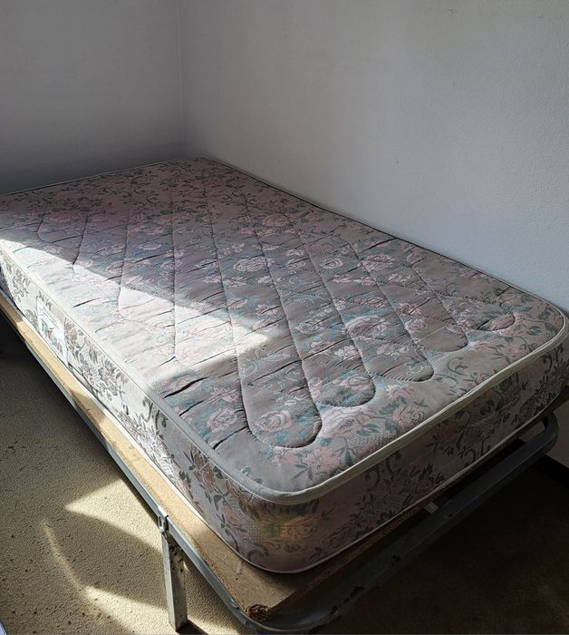 Cama solteiro 174 x 98 com colchão