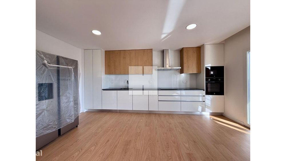 Apartamento T3 c/ Garagem Dupla