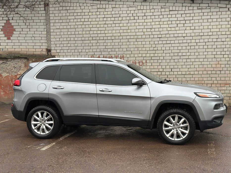 Jeep Cherokee 2015 3.2 газ/бензин Active Drive II максималка