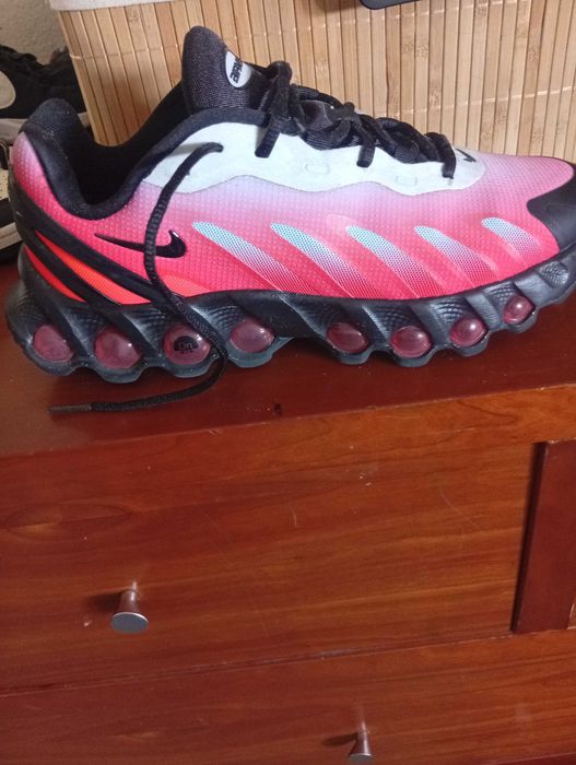 Vendo tênis unisexo n.39 Nike ,45 euros,novos