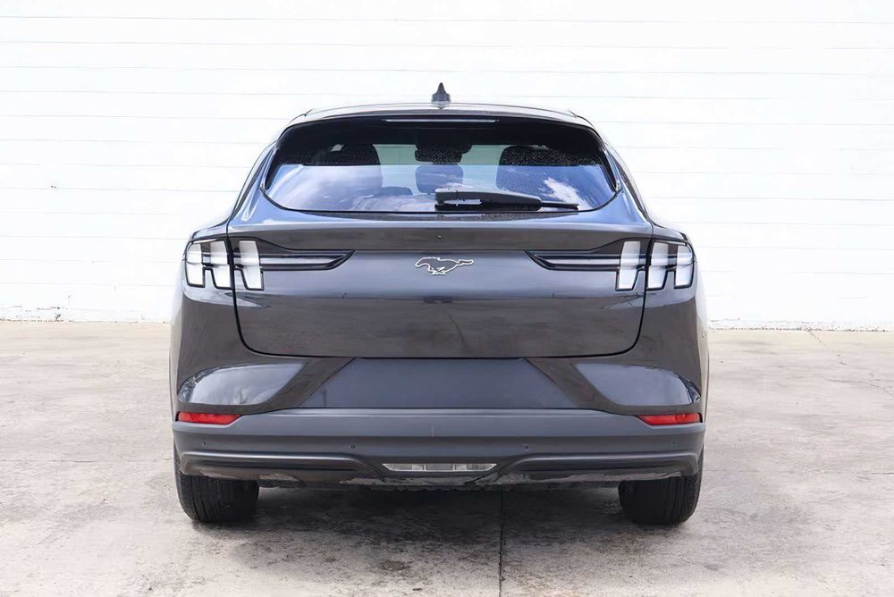 Ford Mustang Mach-E Premium      2023