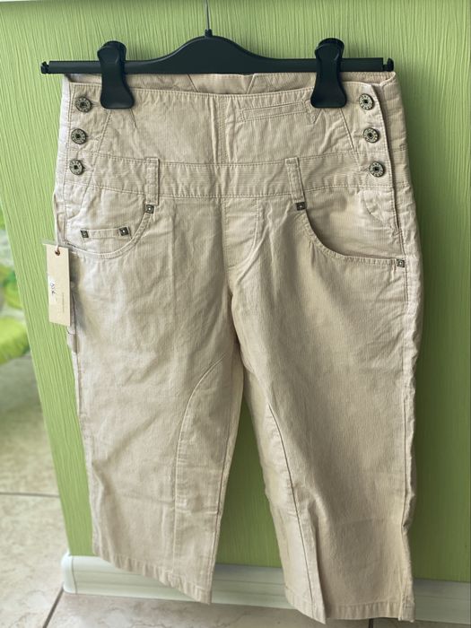 Diesel Женские капри, бриджи, бермуды, шорты