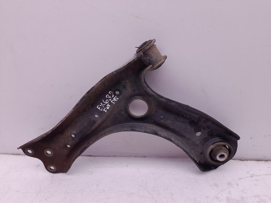 Braço de suspensão frente direito SEAT Ibiza IV SportCoupe Van (6J1, 6