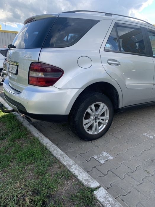 Автомобіль Мерседес