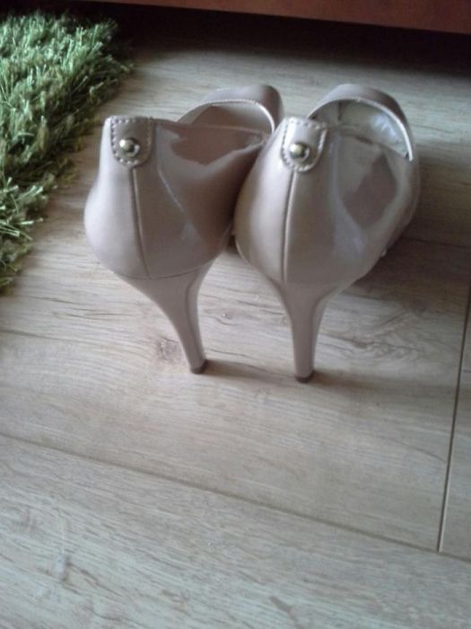 Buty damskie ecru rozm. 39,5