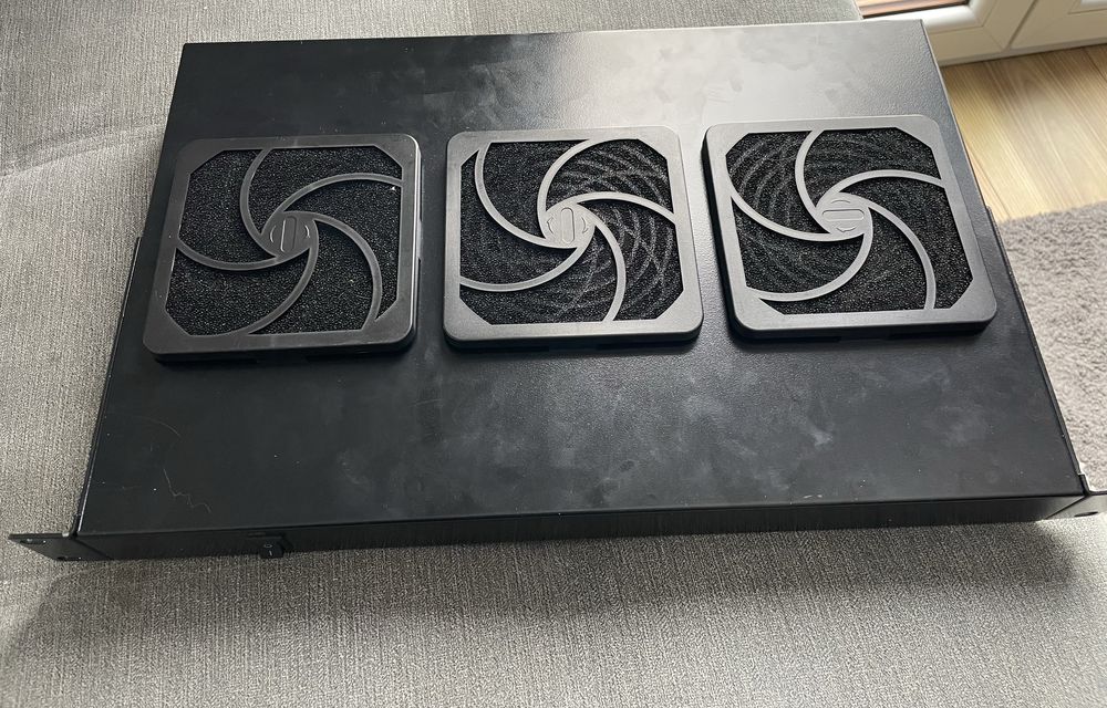 Panel wentylatorów do szaf RACK