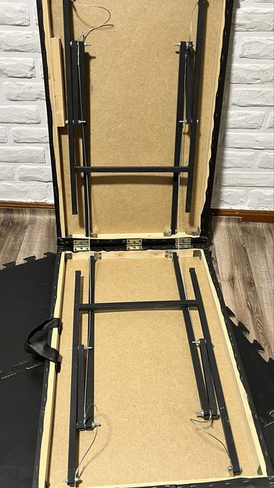 Складна кушетка для бʼюті послуг