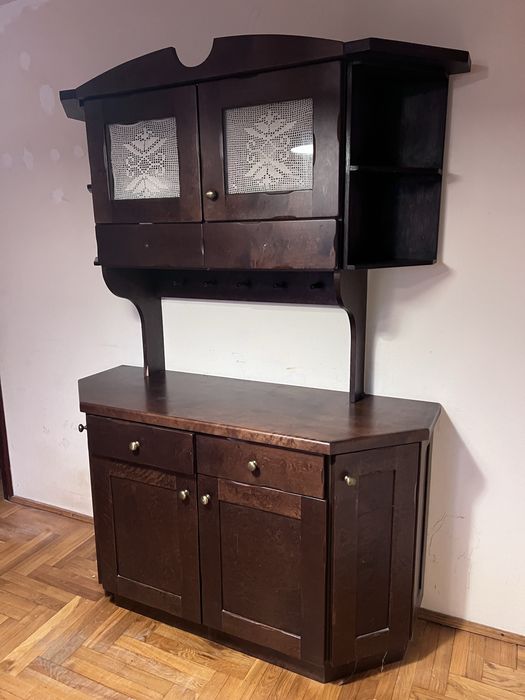 Kredens regał drewniane fronty