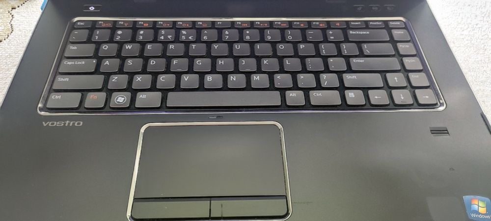 Laptop Dell Vostro 3550  Windows 10 pro.