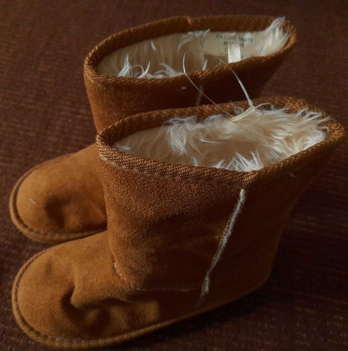 Botas com Pêlo (Novo): Tam 32