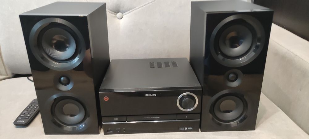 Wieża stereo z pilotem