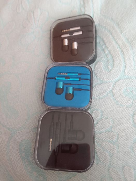 Наушники проводные новые