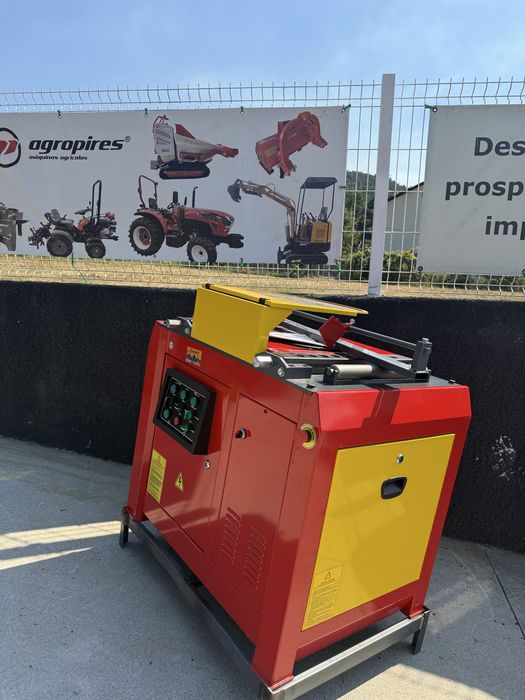 Maquina de dobrar e cortar ferro 34/37 trifasica