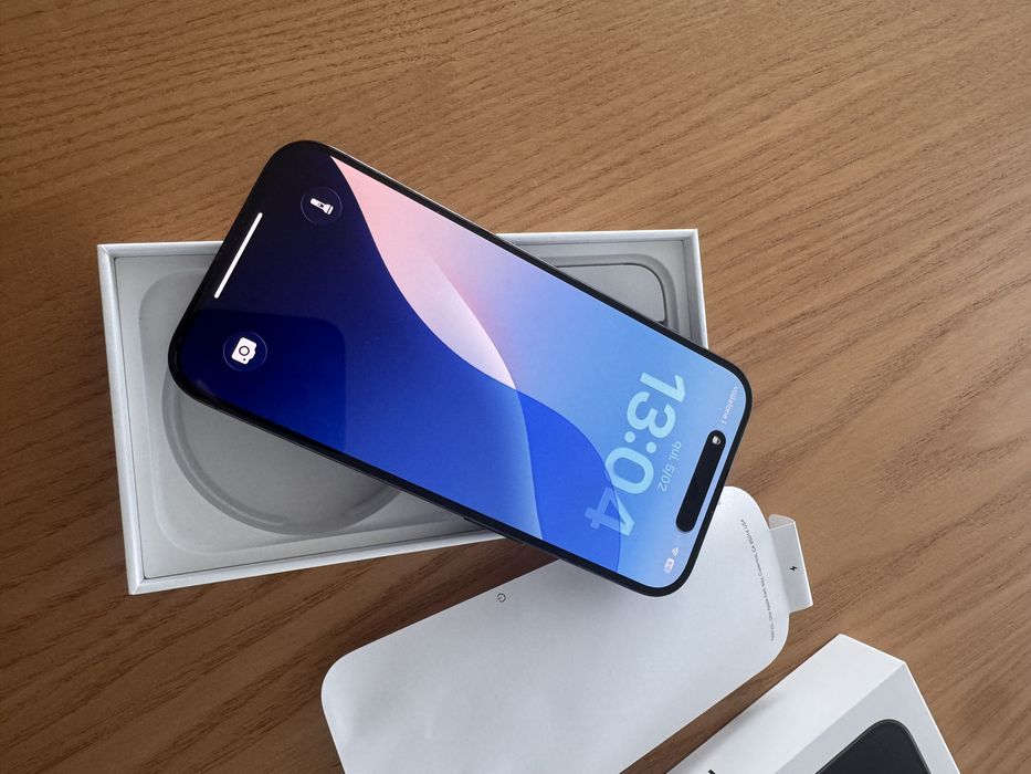 Iphone 15 Pro  como novo