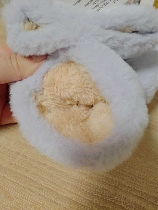 Варежки пушистые размер универсальный сиреневые на верёвке