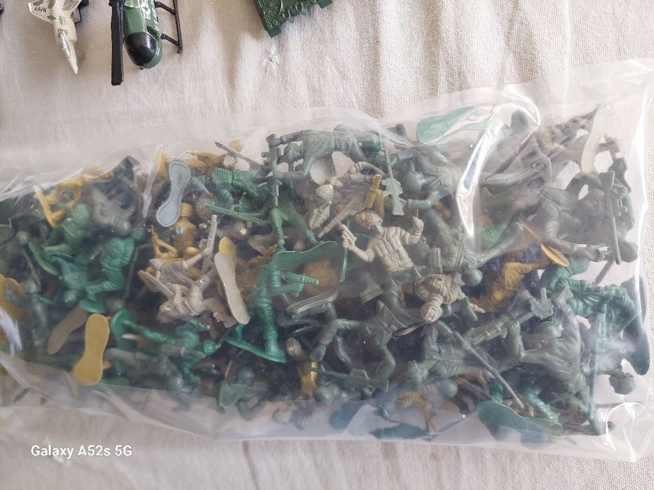 Viaturas , Tamques e Avioes  Guerra