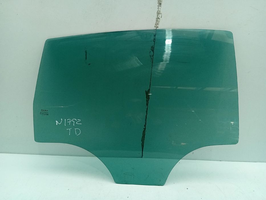 Vidro porta trás direito SEAT Leon (1P1)