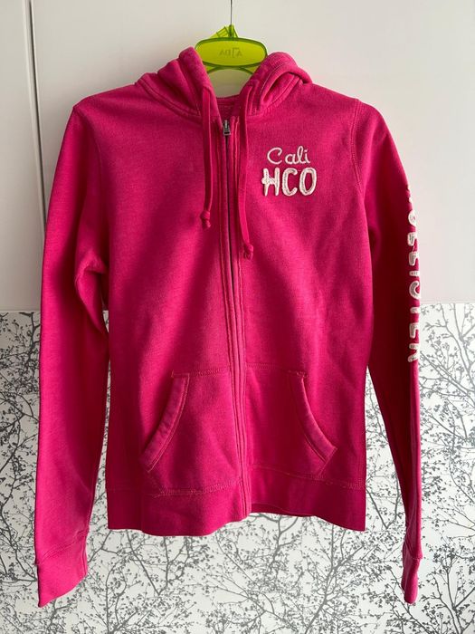 Różowa bluza na zamek