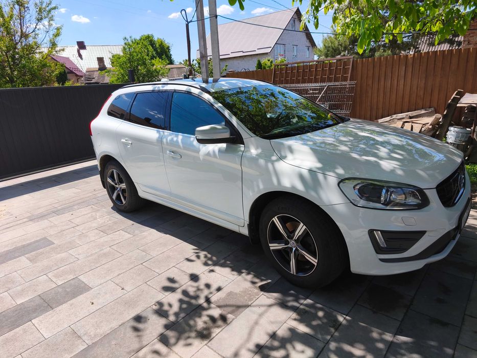 Volvo XC60 2017 2.4 R-Design