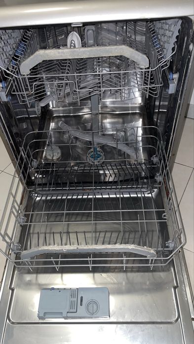 Vendo maquina  Lavar loica Hotpoint para peças
