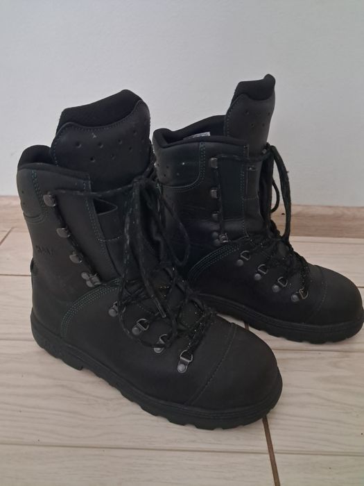 захисні черевики для роботи з бензопилою Haix Protector Pro 41 р.