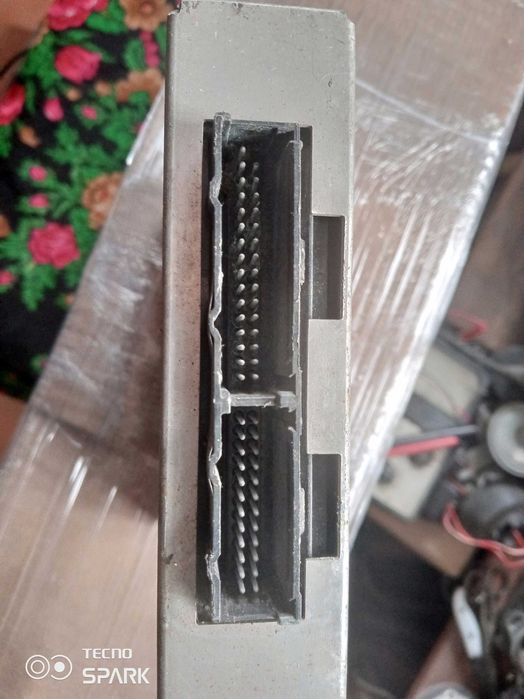 Опель Аскона блок управления двигателем.