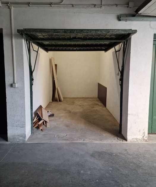 Vendo Garagem Urbanização do Loreto