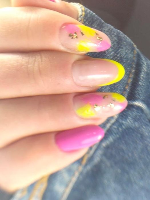 Манікюр, педикюр і нарощування нігтів