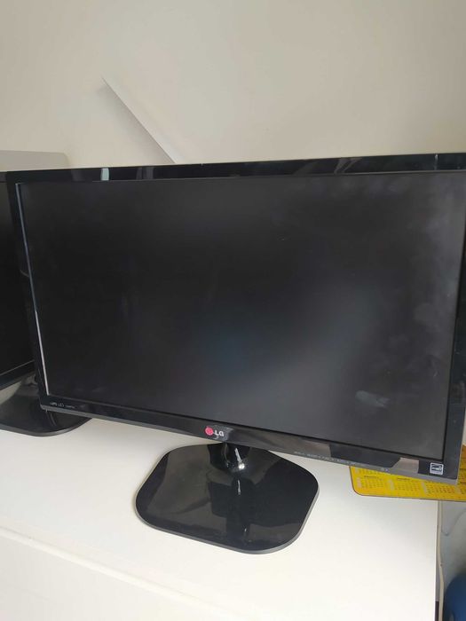 Monitor LG 24MP55HQ-PA 24" Full HD 1920x1080 IPS HDMI/VGA VESA em bom estado