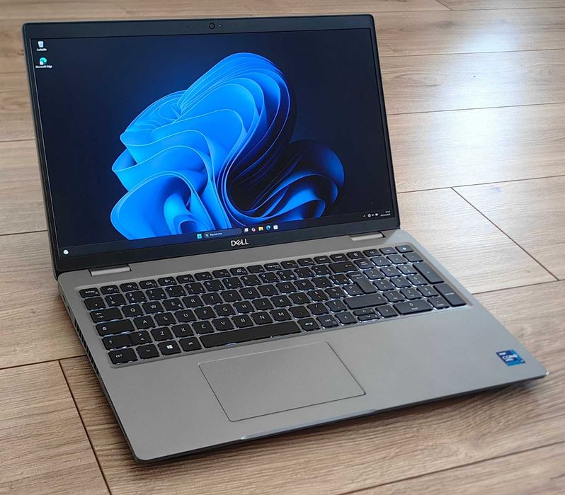 DELL Precision 15.6 cala ze stacja dok USB-c DELL i Win 11 Pro