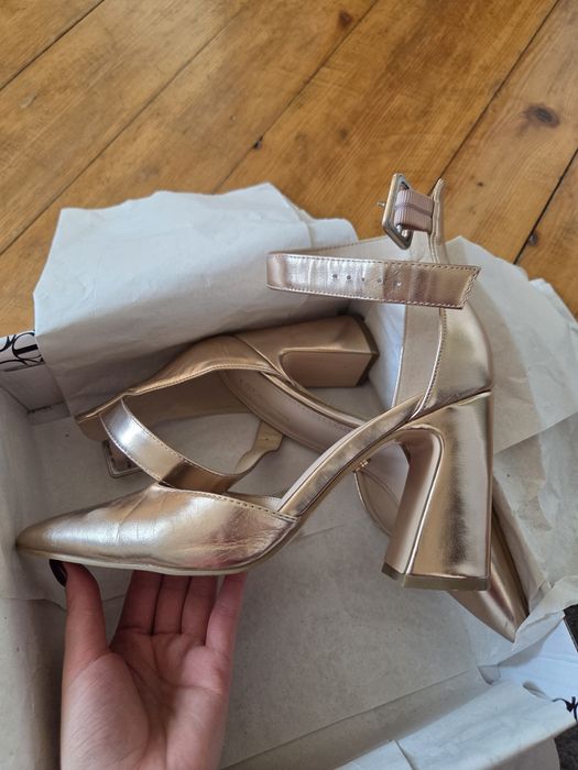 Buty na obcasie rozm. 38