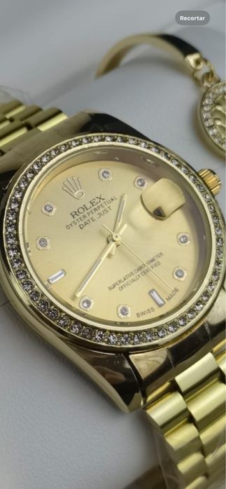 Conjunto relógio com duas pulseiras