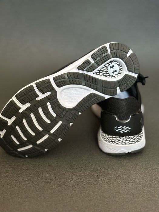 Кросовки  Under Armour