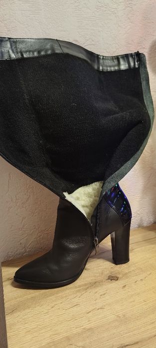 Взуття жіноче шкіряне фабричне