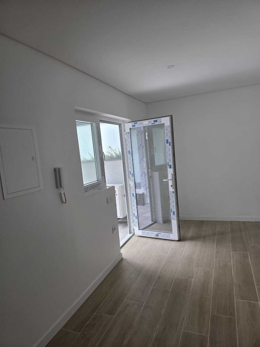 Prédio no centro do Porto com 10 divisões/quartos no centro da cidade