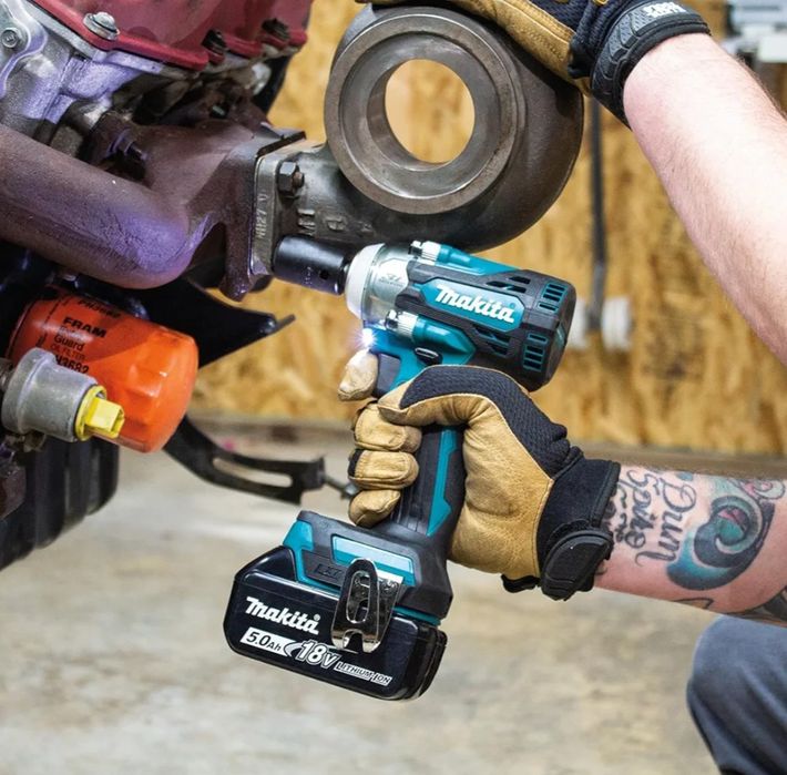 Chave de Impacto Makita DTW300, 18V com Bateria