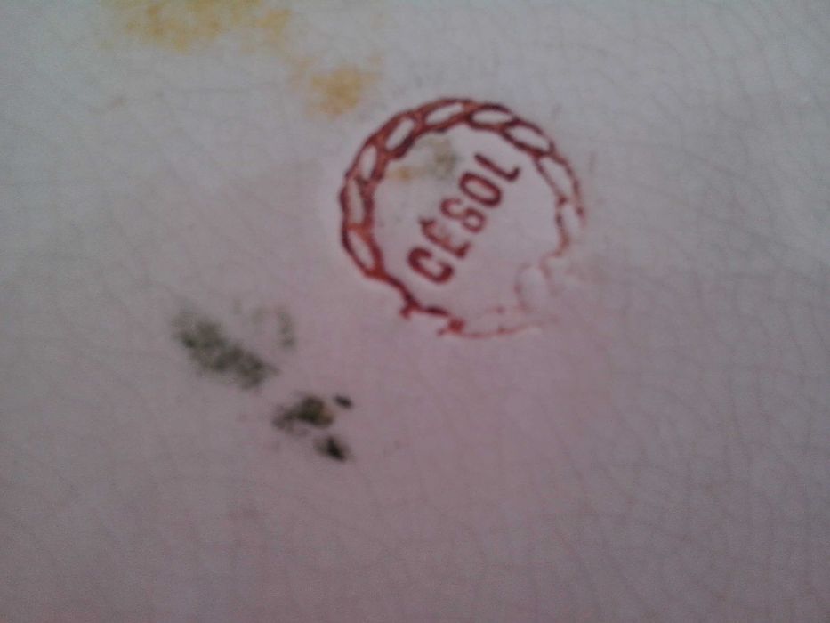 Prato decorativo em louça, grande e antigo (37 X 7 Cm). Césol.