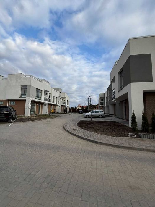 Продаж сучасного котеджу с. Лісопотік