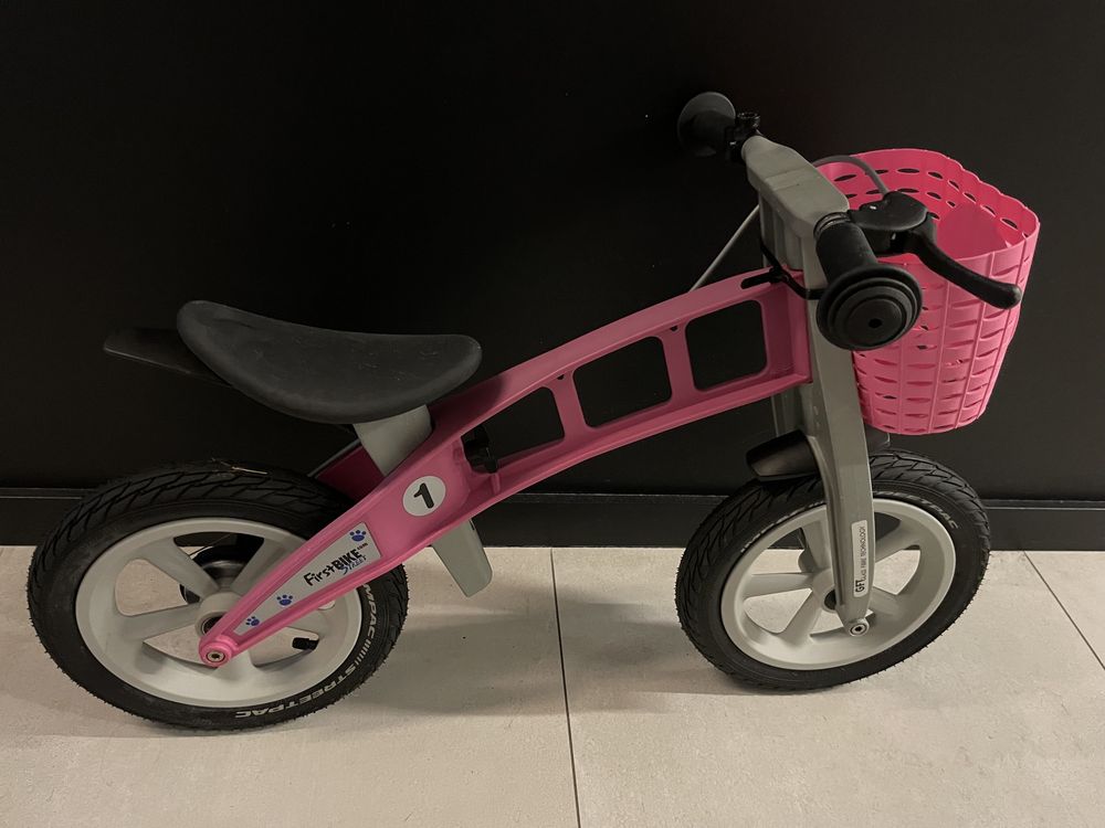 Rowerek First Bike Pink JAK NOWY. Cena regularna 749 z Katowice We nowiec Jozefowiec OLX.pl