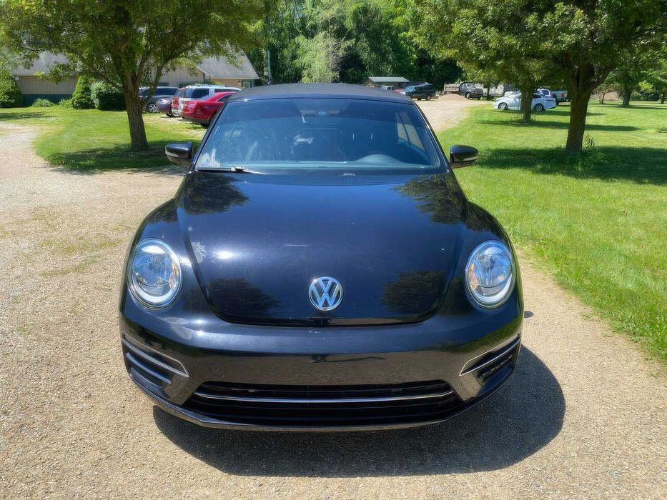 Volkswagen Beetle Convertible SE      2017