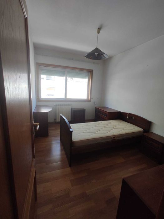 Espaçoso apartamento de 4 quartos - Coimbra