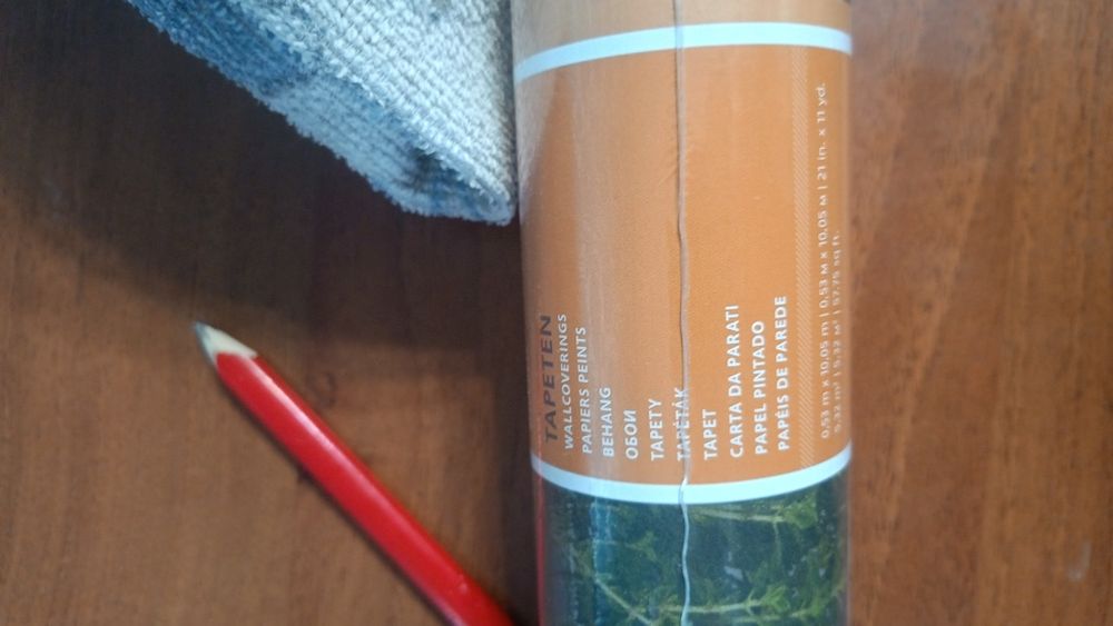 Tapety dwa rodzaje cena za rolkę