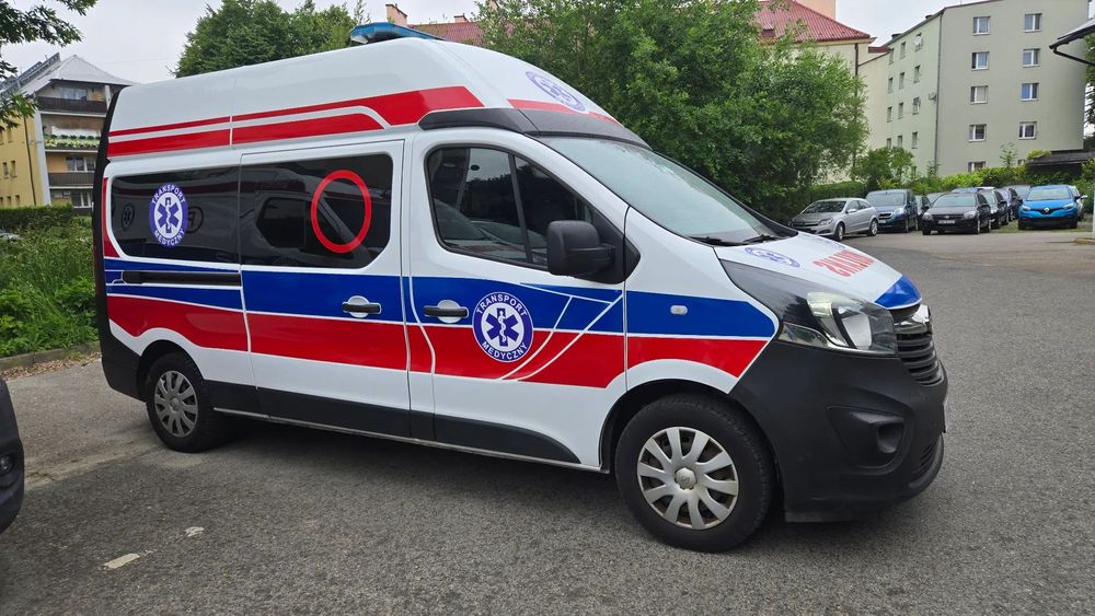 Opel VIVARO TRAFIC AMBULANS KARETKA  Ambulans Karetka typ B nosze